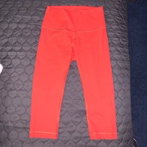 Wunder Under LULULEMON crop leggings